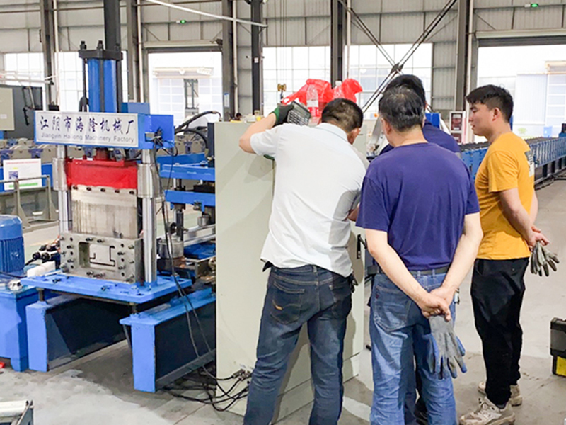 Профилегйбочная машина для верхней балки контейнера Плоский пакет