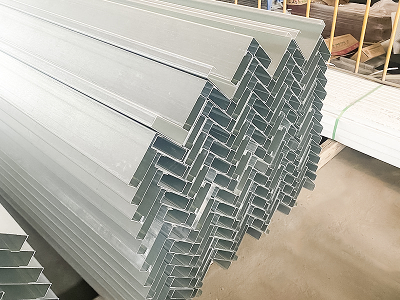 Машина для профилирования рулонов колонн съемного контейнерного дома