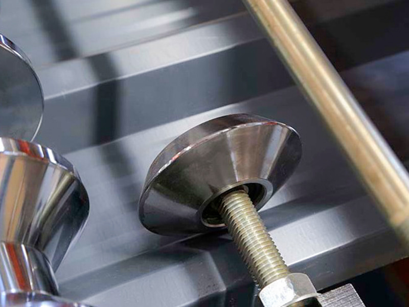 Высокоскоростная машина для профилирования кровельных листов