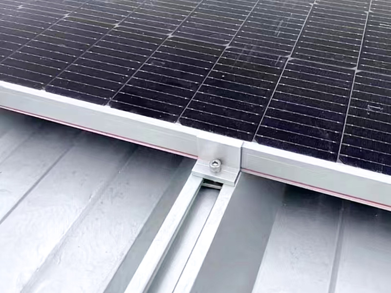 YX25-820 Простая в установке профилегибочная машина для фотоэлектрической плитки