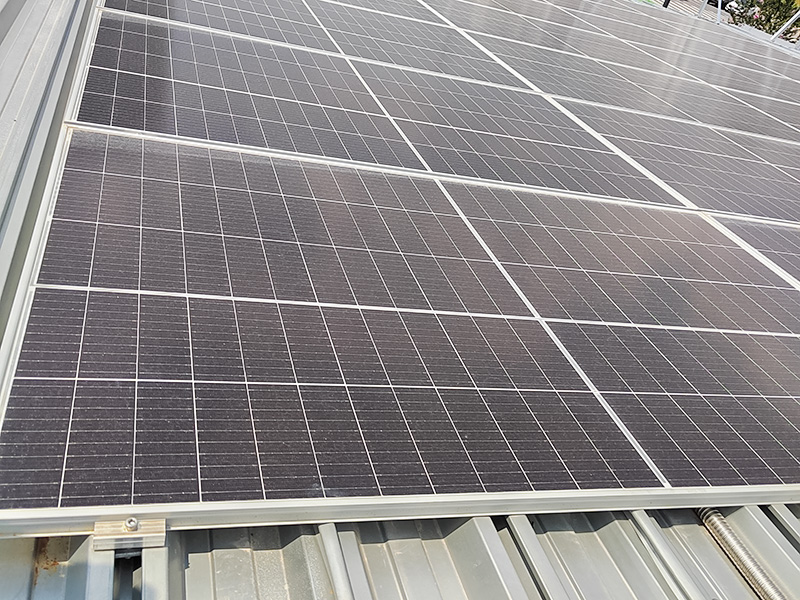 YX25-820 Простая в установке профилегибочная машина для фотоэлектрической плитки